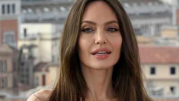 «Нам стыдно»: дети Анджелины Джоли осудили ее за роман с молодым музыкантом